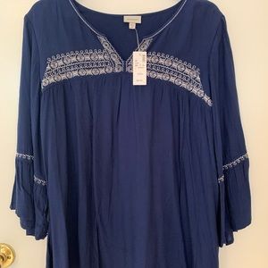 NWT Avenue, Plus 22/24 Navy Top